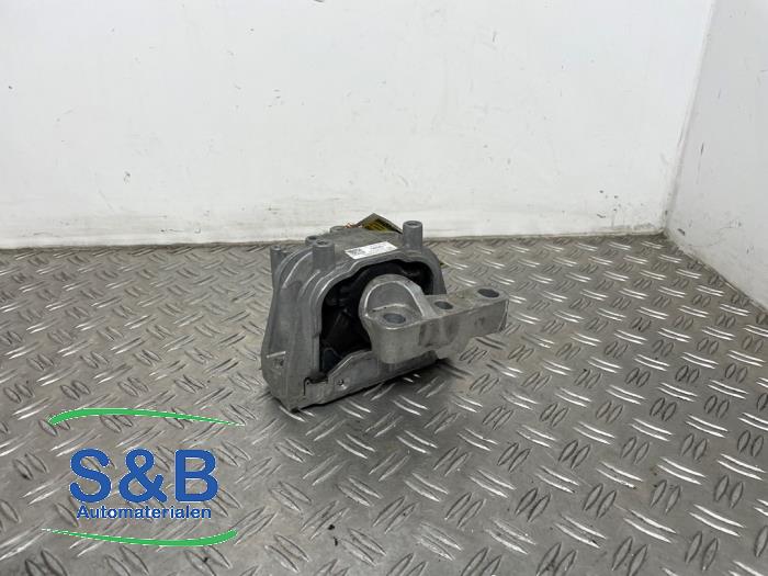 Gebruikte Motorrubber Volkswagen Caddy IV 2.0 TDI 75 Prijs € 32,00 Margeregeling aangeboden door Schaap & Bron