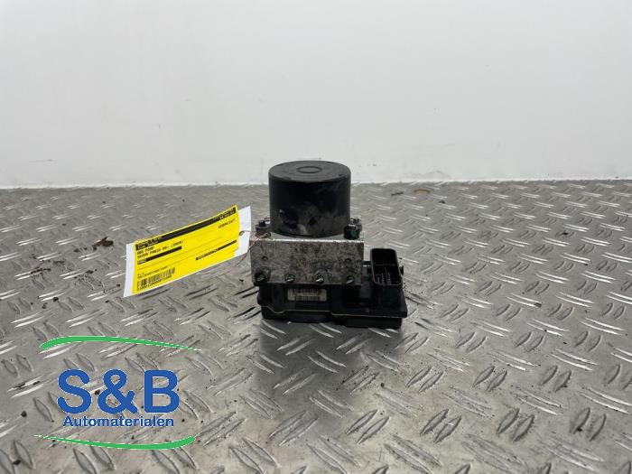 Gebruikte ABS Pomp Volkswagen Polo IV (9N1/2/3) 1.4 TDI 70 Prijs € 65,00 Margeregeling aangeboden door Schaap & Bron