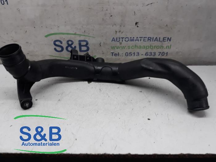 Gebruikte Intercooler Buis Skoda Roomster (5J) 1.2 TDI 12V Prijs € 30,00 Margeregeling aangeboden door Schaap & Bron