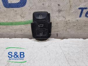Gebruikte Sleutel chip Volkswagen Golf IV (1J1) 1.6 Prijs € 15,00 Margeregeling aangeboden door Schaap & Bron