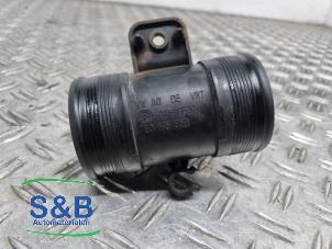 Gebruikte Intercooler Buis Volkswagen Transporter/Caravelle T5 2.0 TDI DRF Prijs € 25,00 Margeregeling aangeboden door Schaap & Bron