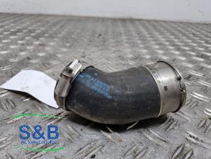 Gebruikte Intercooler Slang Volkswagen Transporter/Caravelle T5 2.0 TDI DRF Prijs € 20,00 Margeregeling aangeboden door Schaap & Bron