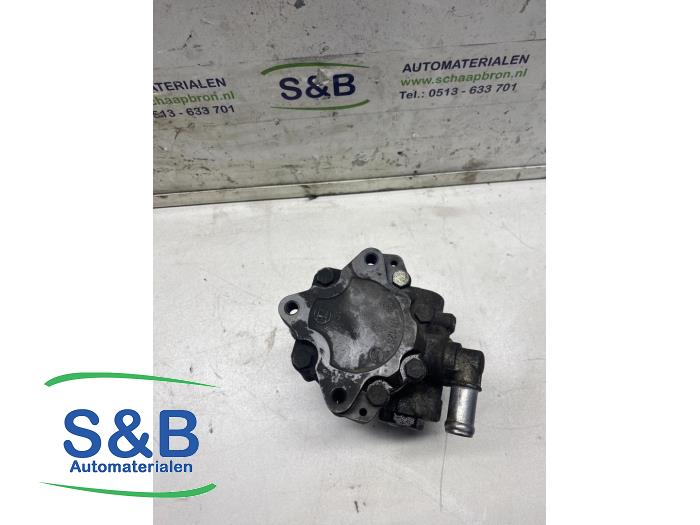 Stuurbekrachtiging Pomp van een Audi A6 2000