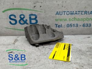 Gebruikte Versnellingsbak Steun Audi A4 (B6) 1.9 TDI PDE 130 Prijs € 30,00 Margeregeling aangeboden door Schaap & Bron