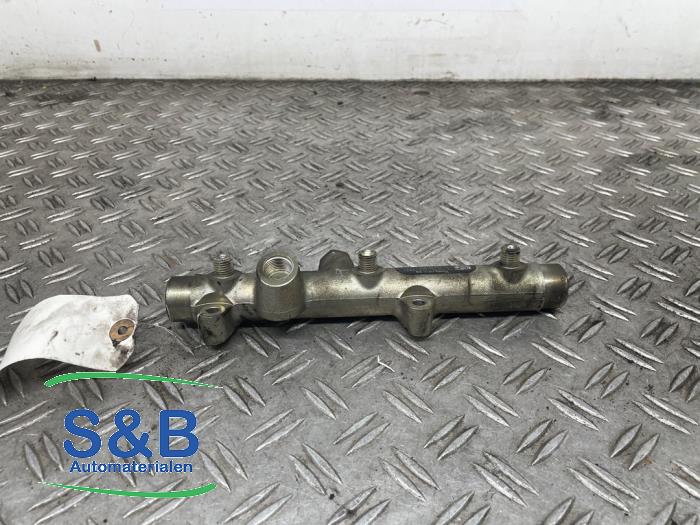 Gebruikte Brandstofverdeler Audi A4 (B7) 2.7 TDI V6 24V Prijs € 99,00 Margeregeling aangeboden door Schaap & Bron