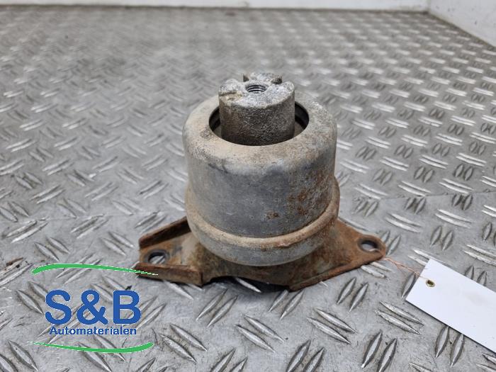 Gebruikte Motorsteun Volkswagen Transporter/Caravelle T5 2.0 BiTDI DRF Prijs € 29,99 Margeregeling aangeboden door Schaap & Bron