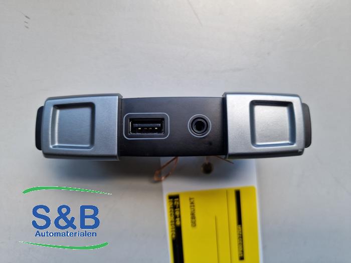 AUX/USB aansluiting van een Seat Leon (1P1) 1.4 16V 2009