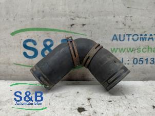 Gebruikte Intercooler Slang Volkswagen Polo IV (9N1/2/3) 1.4 TDI 70 Prijs € 18,00 Margeregeling aangeboden door Schaap & Bron