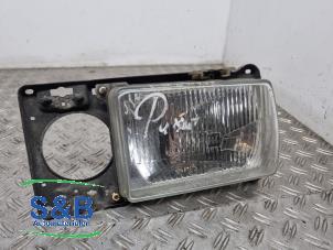 Gebruikte Koplamp links Volkswagen Passat (32B) 1.6 C,CL,GL Prijs € 100,00 Margeregeling aangeboden door Schaap & Bron