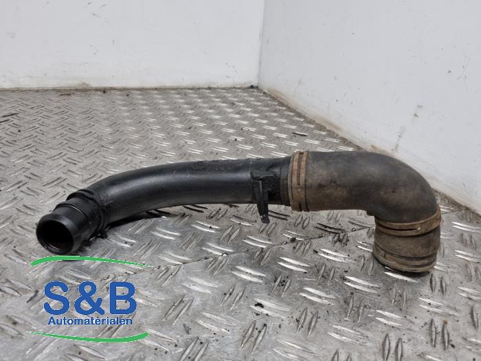 Gebruikte Intercooler Buis Volkswagen Polo IV (9N1/2/3) 1.4 TDI 80 Prijs € 15,00 Margeregeling aangeboden door Schaap & Bron
