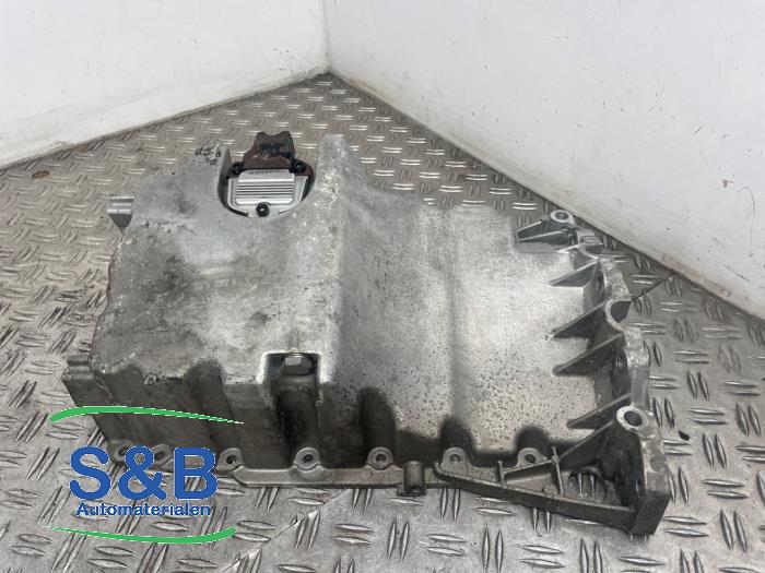 Gebruikte Carterpan Volkswagen Passat (3B3) 2.0 20V Prijs € 50,00 Margeregeling aangeboden door Schaap & Bron