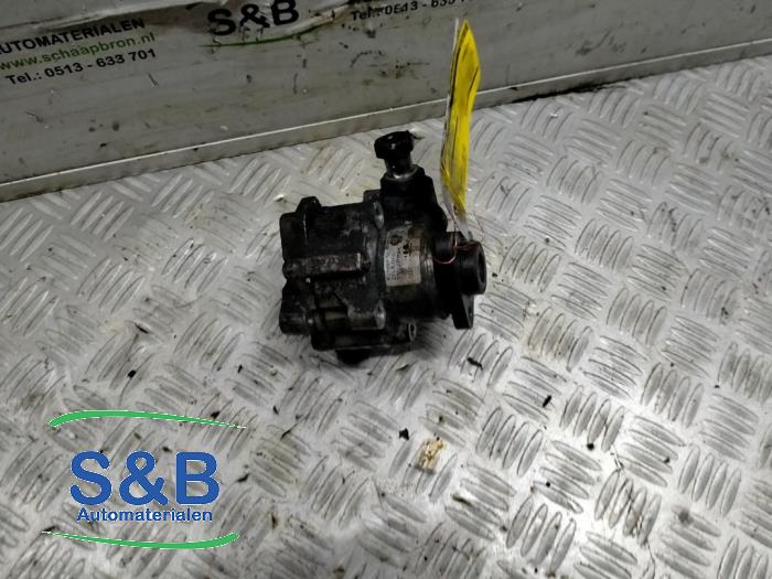 Gebruikte Pomp Servo Audi A4 Avant Quattro (B7) 2.0 TDI 16V Prijs € 40,00 Margeregeling aangeboden door Schaap & Bron