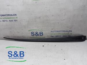 Gebruikte Voorruitlijst Volkswagen Golf Plus (5M1/1KP) 1.6 FSI 16V Prijs op aanvraag aangeboden door Schaap & Bron