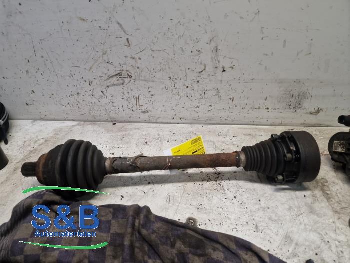Gebruikte Aandrijfas links-voor Audi A3 (8P1) 1.6 Prijs € 50,00 Margeregeling aangeboden door Schaap & Bron