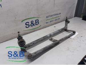 Gebruikte Ruitenwis Mechaniek Volkswagen Polo V (6R) 1.4 16V Prijs € 30,00 Margeregeling aangeboden door Schaap & Bron