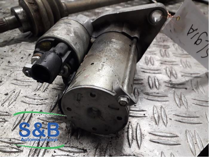 Startmotor van een Skoda Fabia II (5J) 1.4 TSI 16V RS 2012