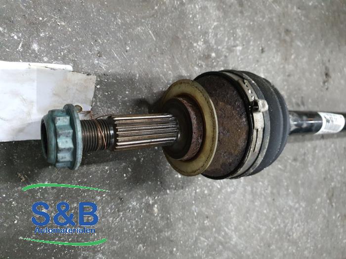 Aandrijfas rechts-voor van een Volkswagen Up! (121) 1.0 12V 60 2012