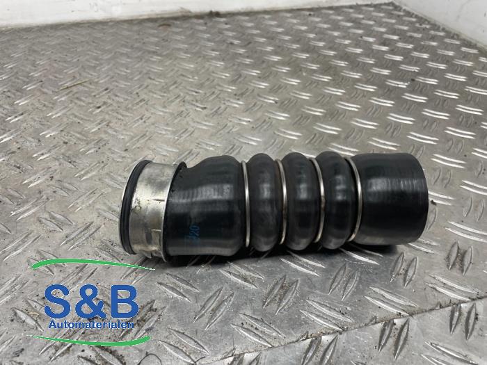 Gebruikte Intercooler Slang Volkswagen Caddy Combi III (2KB,2KJ) 1.9 TDI Prijs € 30,00 Margeregeling aangeboden door Schaap & Bron