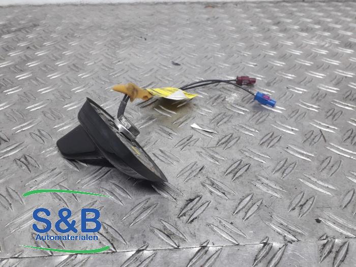 Gebruikte Antenne Volkswagen Passat Variant (3C5) 1.4 TSI 16V Prijs € 25,00 Margeregeling aangeboden door Schaap & Bron