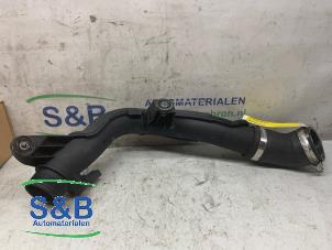 Gebruikte Intercooler Buis Audi A1 (8X1/8XK) 1.6 TDI 16V Prijs € 30,00 Margeregeling aangeboden door Schaap & Bron