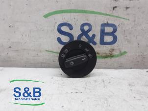 Gebruikte Licht Schakelaar Skoda Octavia (1Z3) 1.6 MPI Prijs € 23,00 Margeregeling aangeboden door Schaap & Bron