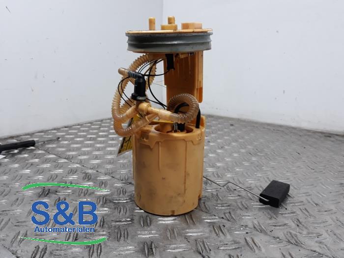Gebruikte Tank element Pomp Audi A6 Avant (C5) 2.5 TDI V6 24V Prijs € 75,00 Margeregeling aangeboden door Schaap & Bron