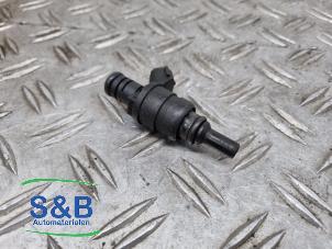 Gebruikte Injector (benzine injectie) Volkswagen Golf IV (1J1) 1.8 20V Prijs € 34,99 Margeregeling aangeboden door Schaap & Bron