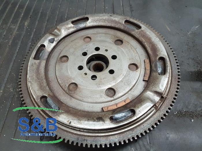 Vliegwiel van een Audi A4 (B7) 1.8 T 20V 2007