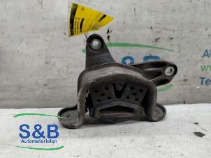 Gebruikte Versnellingsbak Steun Volkswagen Transporter/Caravelle T5 2.0 BiTDI DRF Prijs € 25,00 Margeregeling aangeboden door Schaap & Bron