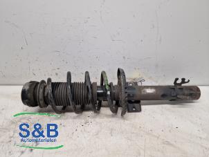 Gebruikte Schokdemper links-voor Skoda Fabia III Combi (NJ5) 1.4 TDI 16V 90 Greentech Prijs € 60,00 Margeregeling aangeboden door Schaap & Bron