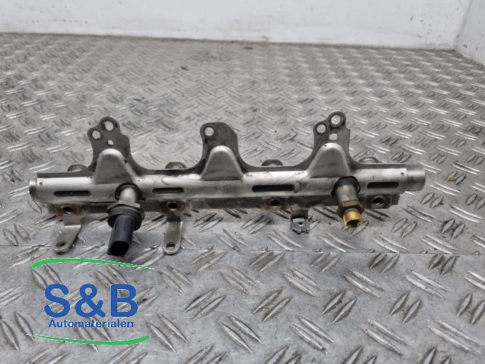 Gebruikte Brandstofverdeler Volkswagen Golf V (1K1) 2.0 GTI 16V FSI Turbo Prijs € 50,00 Margeregeling aangeboden door Schaap & Bron