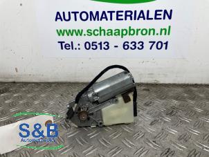 Gebruikte Schuifdak Motor Audi A8 (D2) 2.5 TDI V6 24V Prijs € 49,00 Margeregeling aangeboden door Schaap & Bron
