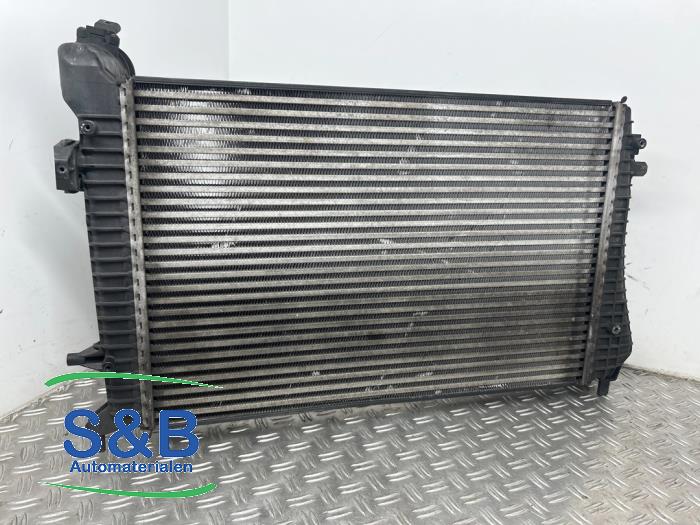 Gebruikte Intercooler Volkswagen Passat (3C2) 1.9 TDI Prijs € 65,00 Margeregeling aangeboden door Schaap & Bron