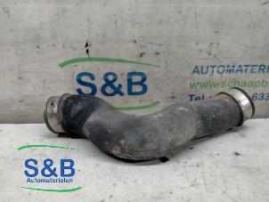Gebruikte Intercooler Slang Volkswagen Touareg (7LA/7L6) 5.0 TDI V10 Prijs € 36,00 Margeregeling aangeboden door Schaap & Bron