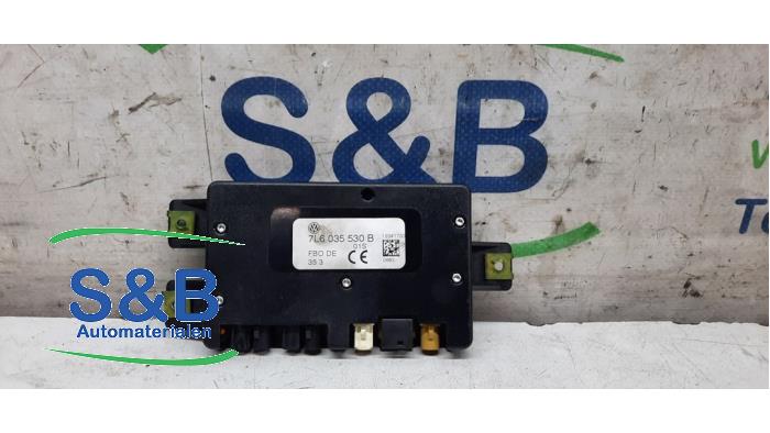 Gebruikte Radio module Volkswagen Touareg (7LA/7L6) 2.5 TDI R5 Prijs € 35,00 Margeregeling aangeboden door Schaap & Bron