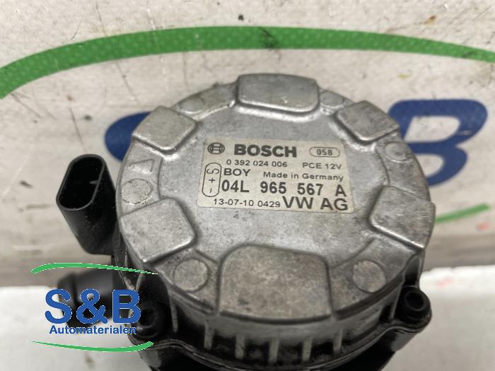 Waterpomp van een Volkswagen Passat (3G2) 1.4 GTE Hybrid 16V 2017