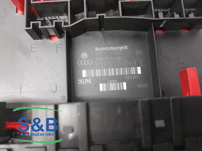 Boordcomputer van een Volkswagen Golf V (1K1) 2.0 GTI 16V 2005