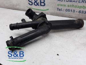 Gebruikte Thermostaathuis Volkswagen Passat (3C2) 3.2 VR6 FSI 24V 4Motion Prijs € 17,50 Margeregeling aangeboden door Schaap & Bron