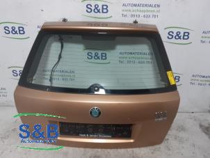 Gebruikte Achterklep Skoda Fabia (6Y2) 1.4i 16V Prijs € 75,00 Margeregeling aangeboden door Schaap & Bron