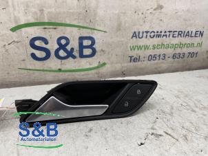 Gebruikte Portiergreep 4Deurs links-voor Audi A3 Sportback (8VA/8VF) 1.2 TFSI 16V Prijs € 40,00 Margeregeling aangeboden door Schaap & Bron