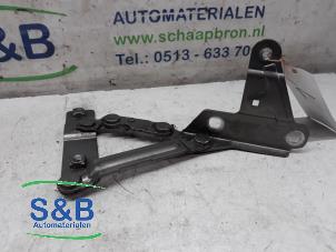Gebruikte Motorkap Scharnier Seat Altea (5P1) 1.6 Prijs € 15,00 Margeregeling aangeboden door Schaap & Bron
