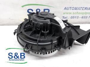 Gebruikte Kachel Ventilatiemotor Volkswagen Up! (121) 1.0 12V 60 Prijs € 24,99 Margeregeling aangeboden door Schaap & Bron