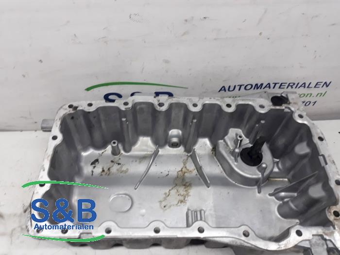 Gebruikte Carterpan Volkswagen Passat 4Motion (3C2) 2.0 FSI 16V Prijs € 75,00 Margeregeling aangeboden door Schaap & Bron