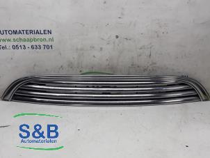 Gebruikte Grille BMW Mini One/Cooper (R50) 1.6 16V Cooper Prijs € 40,00 Margeregeling aangeboden door Schaap & Bron