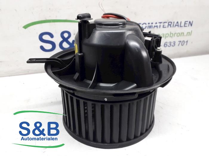 Gebruikte Blower Skoda Octavia (1U2) 1.4 16V Prijs € 80,00 Margeregeling aangeboden door Schaap & Bron