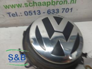 Gebruikte Handgreep Achterklep Volkswagen Golf V 4Motion (1K1) 1.9 TDI Prijs € 1,00 Margeregeling aangeboden door Schaap & Bron