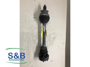 Gebruikte Aandrijfas links-voor Volkswagen CrossPolo (9N3) 1.2 12V Prijs € 30,00 Margeregeling aangeboden door Schaap & Bron