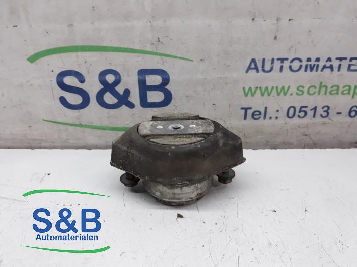 Gebruikte Versnellingsbak Steun Audi A6 Avant (C5) 2.5 TDI V6 24V Prijs € 30,00 Margeregeling aangeboden door Schaap & Bron