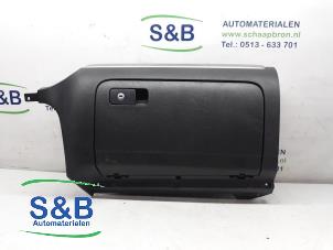 Gebruikte Dashboardkastje Volkswagen Golf VI (5K1) 2.0 TDI 16V Prijs € 35,00 Margeregeling aangeboden door Schaap & Bron