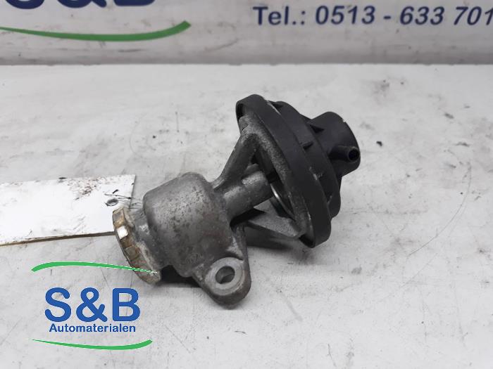 Gebruikte Uitlaat gasklep (EGR) Volkswagen Caddy Combi III (2KB,2KJ) 2.0 SDI Prijs € 34,99 Margeregeling aangeboden door Schaap & Bron